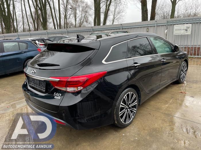 Hyundai i40 CW 1.7 CRDi 16V Sloopvoertuig (2016, Zwart)