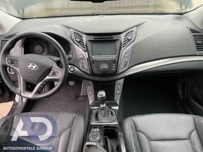 Hyundai i40 CW 1.7 CRDi 16V Sloopvoertuig (2016, Zwart)