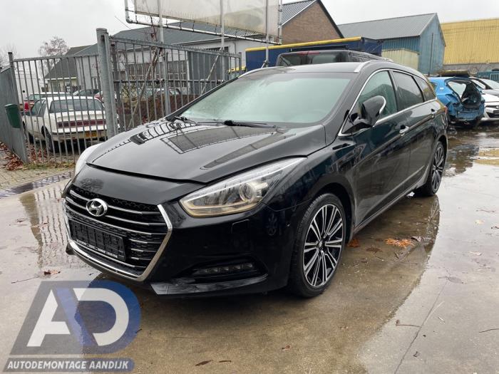 Hyundai i40 CW 1.7 CRDi 16V Sloopvoertuig (2016, Zwart)