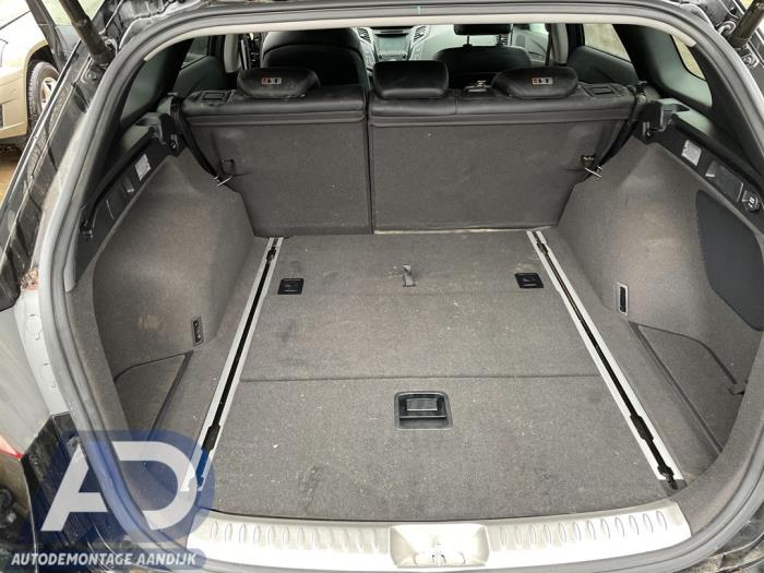 Hyundai i40 CW 1.7 CRDi 16V Sloopvoertuig (2016, Zwart)