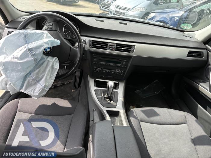 BMW 3 serie 320i 16V Sloopvoertuig (2006, Zilvergrijs)