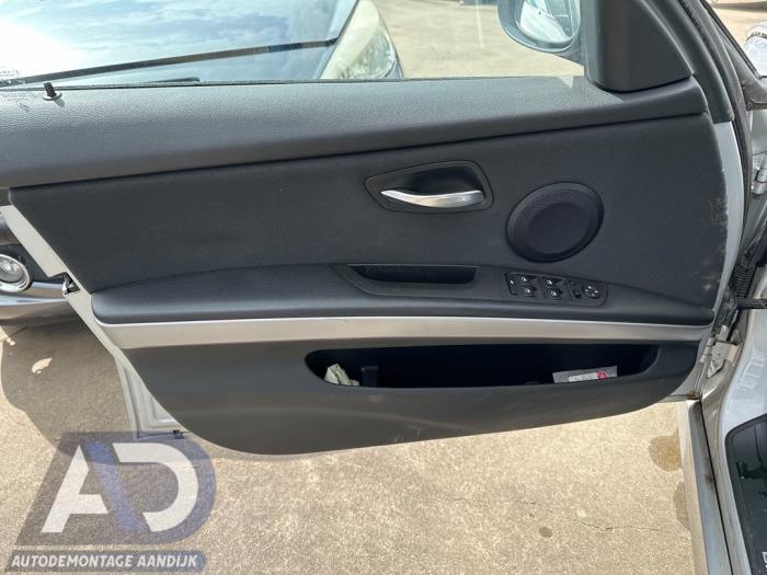 BMW 3 serie 320i 16V Sloopvoertuig (2006, Zilvergrijs)