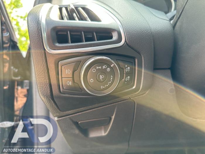 Ford Focus 3 Wagon 1.6 TDCi ECOnetic Sloopvoertuig (2012, Zwart)