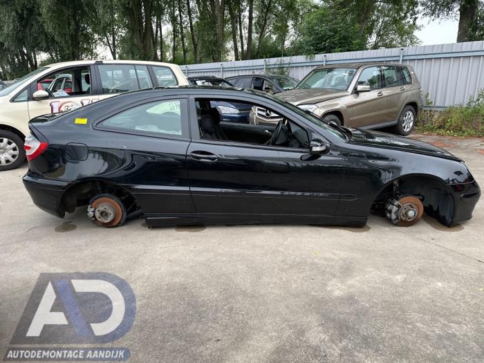 Mercedes C Sportcoupé 1.8 C-200K 16V Sloopvoertuig (2006, Zwart)