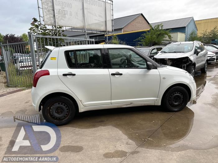 Suzuki Swift 1.3 VVT 16V Sloopvoertuig (2006, Wit)