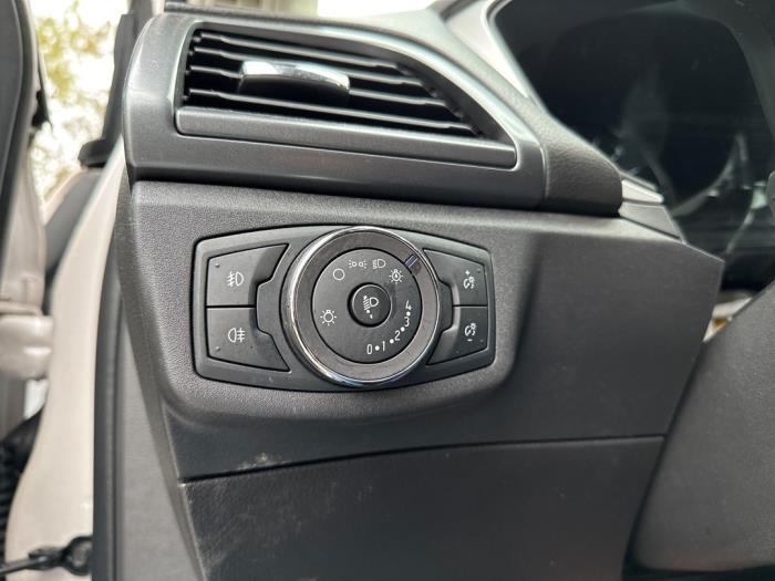 Ford Mondeo V Wagon 2.0 TDCi 150 16V Sloopvoertuig (2019, Wit)