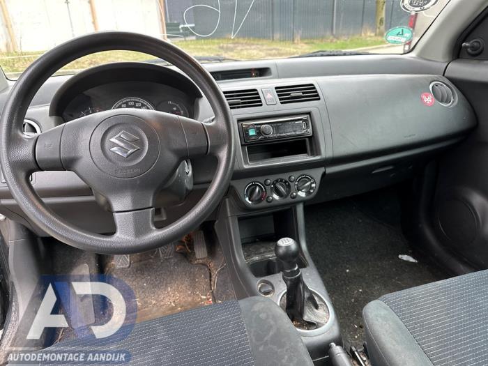 Suzuki Swift 1.3 VVT 16V Sloopvoertuig (2008, Zwart)