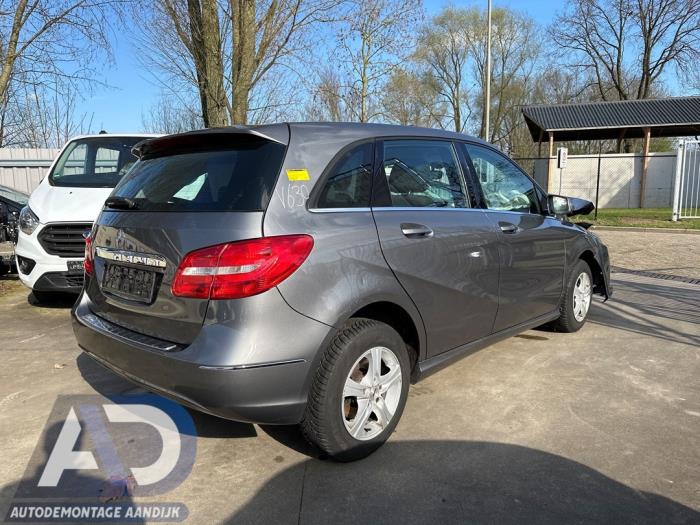 Mercedes B 1.6 B-180 BlueEFFICIENCY Turbo 16V Sloopvoertuig (2014, Grijs)