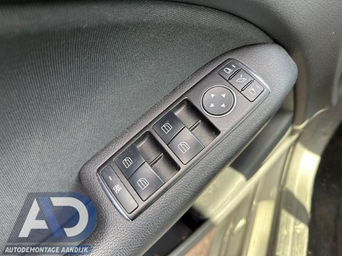 Mercedes B 1.6 B-180 BlueEFFICIENCY Turbo 16V Sloopvoertuig (2014, Grijs)