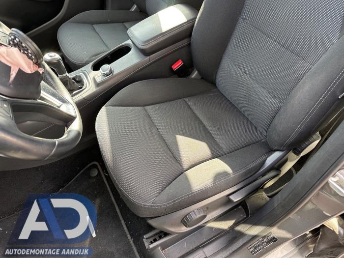 Mercedes B 1.6 B-180 BlueEFFICIENCY Turbo 16V Sloopvoertuig (2014, Grijs)