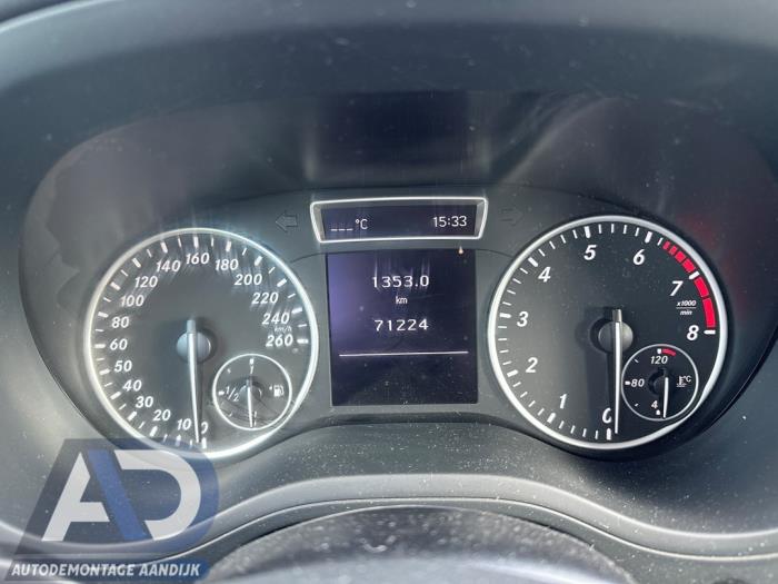 Mercedes B 1.6 B-180 BlueEFFICIENCY Turbo 16V Sloopvoertuig (2014, Grijs)