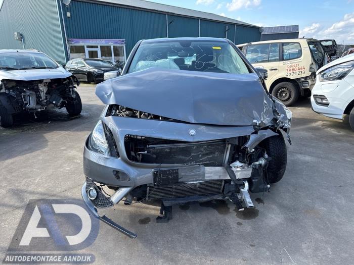 Mercedes B 1.6 B-180 BlueEFFICIENCY Turbo 16V Sloopvoertuig (2014, Grijs)