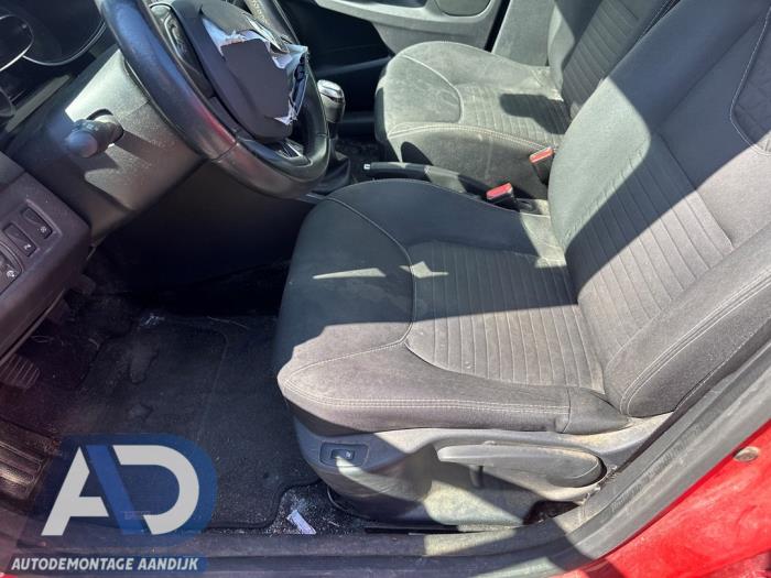 Renault Clio IV 0.9 Energy TCE 90 12V Sloopvoertuig (2017, Rood)