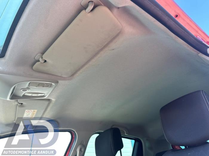 Renault Clio IV 0.9 Energy TCE 90 12V Sloopvoertuig (2017, Rood)