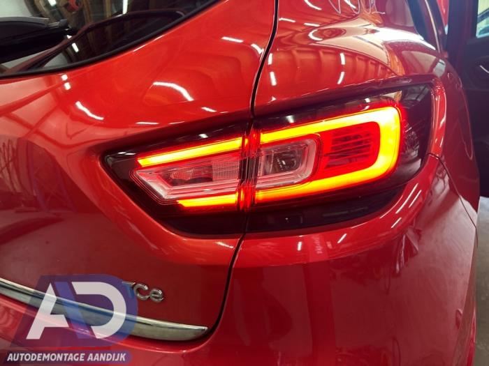 Renault Clio IV 0.9 Energy TCE 90 12V Sloopvoertuig (2017, Rood)