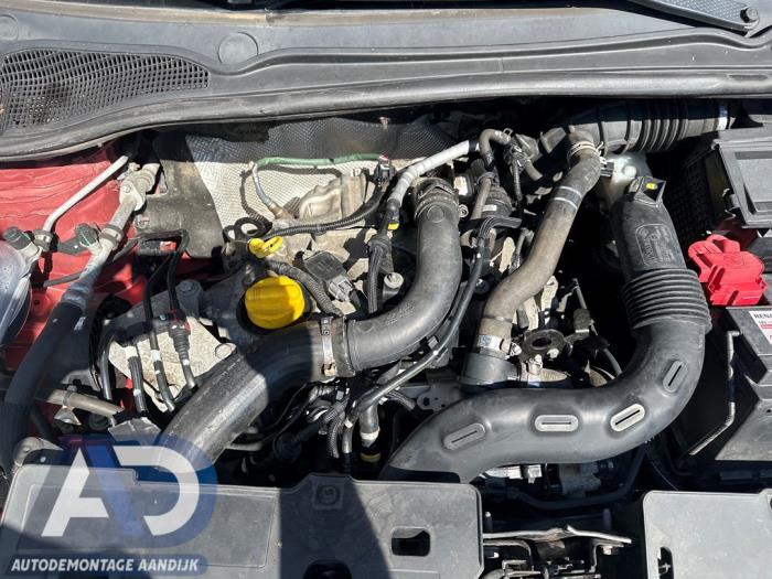 Renault Clio IV 0.9 Energy TCE 90 12V Sloopvoertuig (2017, Rood)