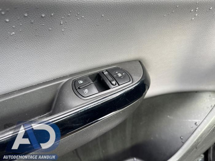 Opel Corsa E 1.0 SIDI Turbo 12V Sloopvoertuig (2016, Zwart)