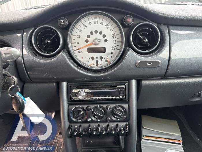 Mini Mini One/Cooper 1.6 16V Cooper Sloopvoertuig (2004, Zwart)