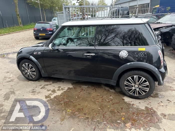 Mini Mini One/Cooper 1.6 16V Cooper Sloopvoertuig (2004, Zwart)