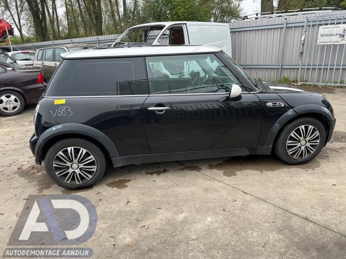 Mini Mini One/Cooper 1.6 16V Cooper Sloopvoertuig (2004, Zwart)