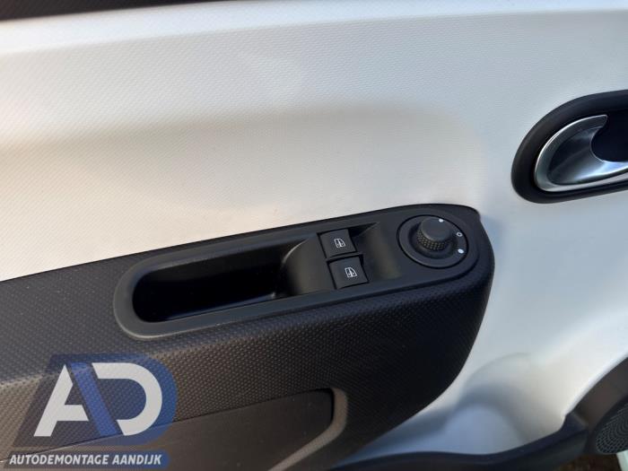 Renault Twingo III 1.0 SCe 65 12V Sloopvoertuig (2024, Blauw)