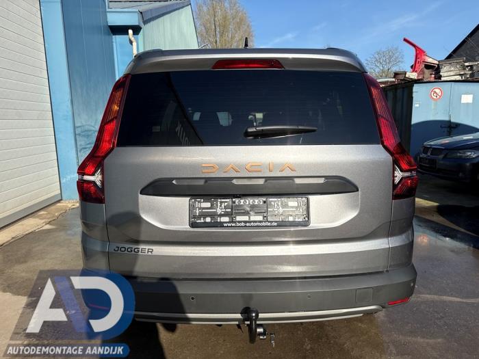 Dacia Jogger 1.0 TCe 110 12V Sloopvoertuig (2024, Grijs)