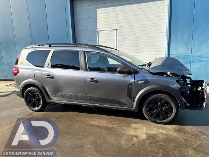 Dacia Jogger 1.0 TCe 110 12V Sloopvoertuig (2024, Grijs)