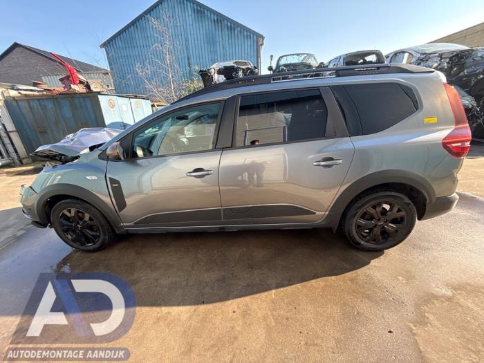 Dacia Jogger 1.0 TCe 110 12V Sloopvoertuig (2024, Grijs)