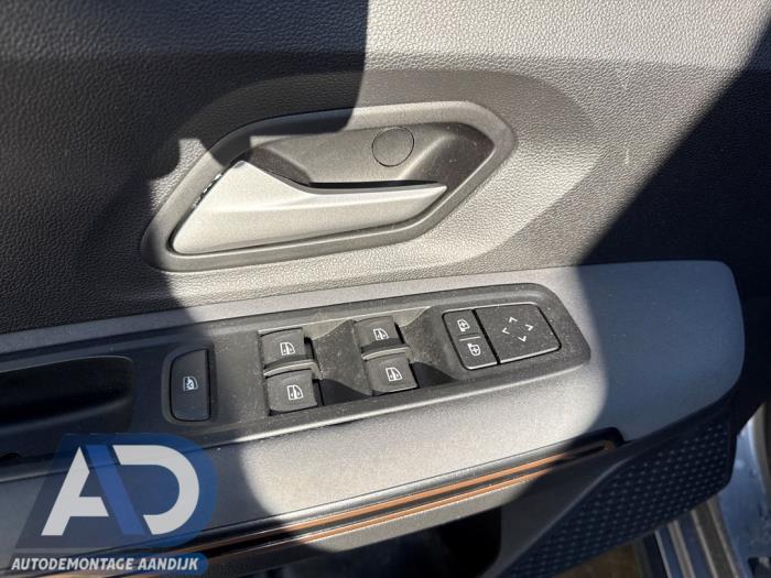 Dacia Jogger 1.0 TCe 110 12V Sloopvoertuig (2024, Grijs)