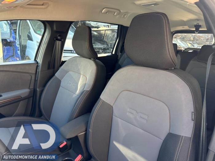 Dacia Jogger 1.0 TCe 110 12V Sloopvoertuig (2024, Grijs)