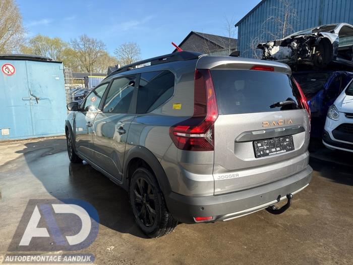 Dacia Jogger 1.0 TCe 110 12V Sloopvoertuig (2024, Grijs)