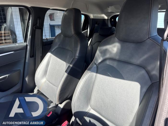 Dacia Spring 45 Sloopvoertuig (2022, Zwart, Oranje)