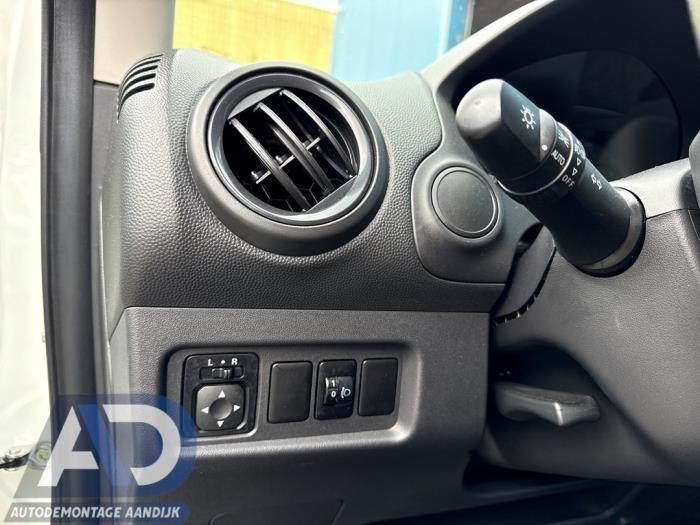 Mitsubishi Space Star 1.2 12V Sloopvoertuig (2023, Wit)