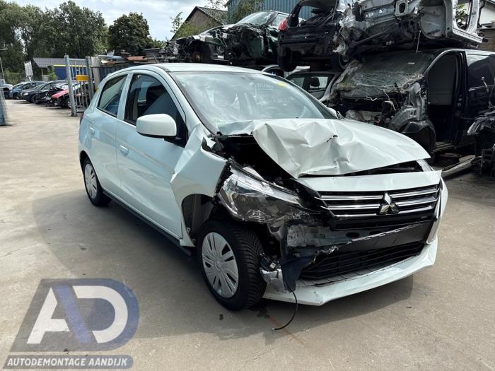 Mitsubishi Space Star 1.2 12V Sloopvoertuig (2023, Wit)