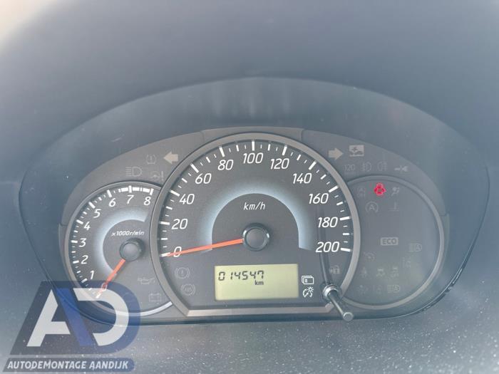 Mitsubishi Space Star 1.2 12V Sloopvoertuig (2023, Wit)