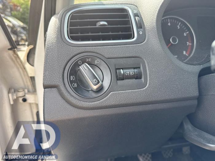 Volkswagen Polo V 1.2 12V BlueMotion Technology Sloopvoertuig (2011, Wit)