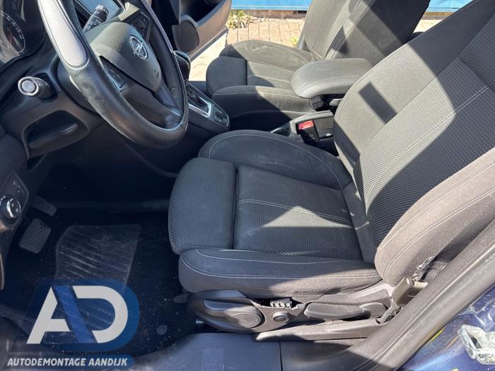 Opel Zafira Tourer 2.0 CDTI 16V 170 Ecotec Sloopvoertuig (2017, Blauw)