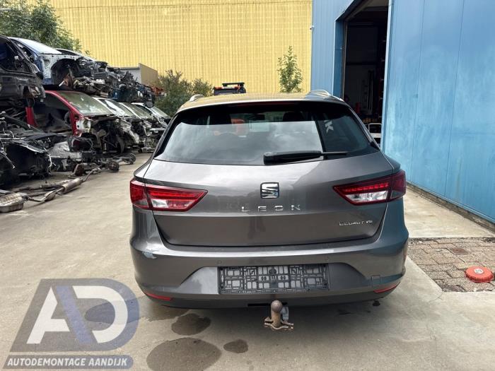 Seat Leon ST 1.6 TDI Ecomotive 16V Sloopvoertuig (2015, Grijs)