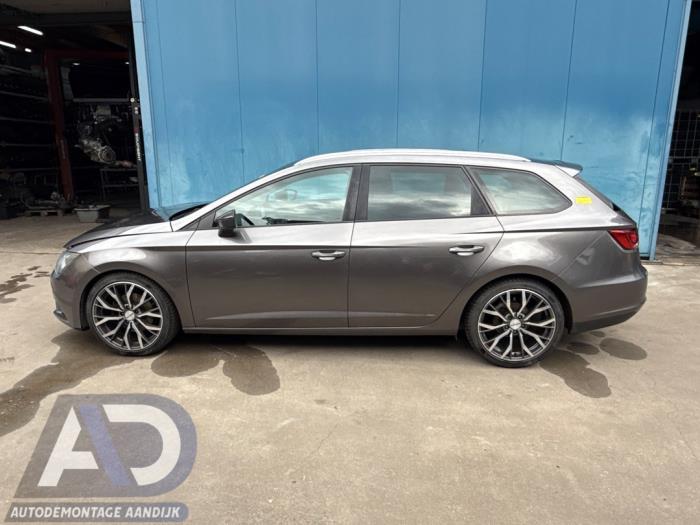 Seat Leon ST 1.6 TDI Ecomotive 16V Sloopvoertuig (2015, Grijs)