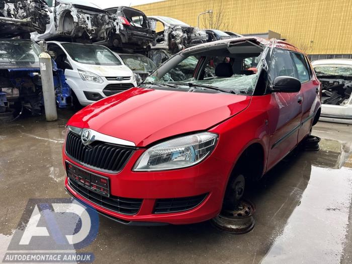 Skoda Fabia II 1.2i 12V Sloopvoertuig (2013, Rood)