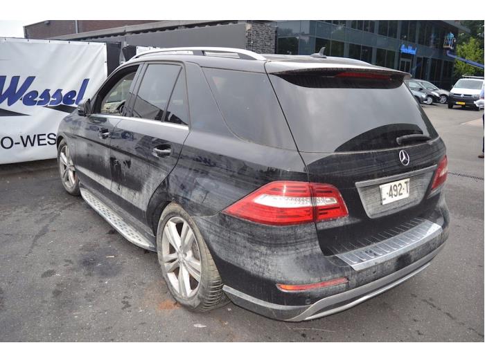 Mercedes ML III 3.0 ML-350 BlueTEC V6 24V 4-Matic Sloopvoertuig (2012, Zwart)