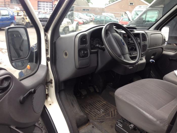 Ford Transit 2.4 TDdi 16V 300M Sloopvoertuig (2000, Zwart)