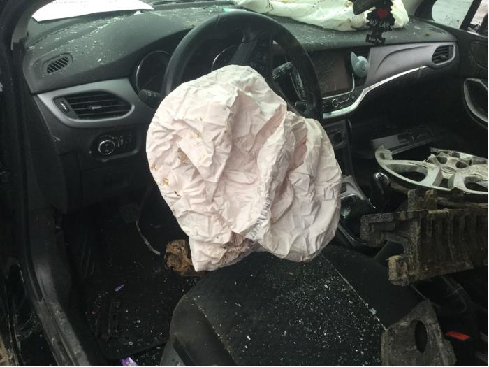 Opel Astra K Sports Tourer 1.6 CDTI 110 16V Sloopvoertuig (2017, Zwart)