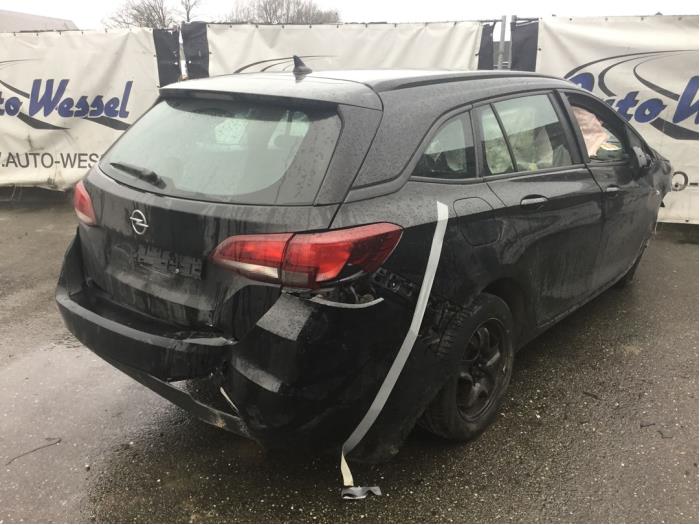 Opel Astra K Sports Tourer 1.6 CDTI 110 16V Sloopvoertuig (2017, Zwart)
