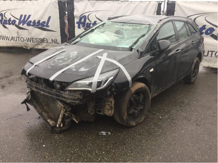 Opel Astra K Sports Tourer 1.6 CDTI 110 16V Sloopvoertuig (2017, Zwart)