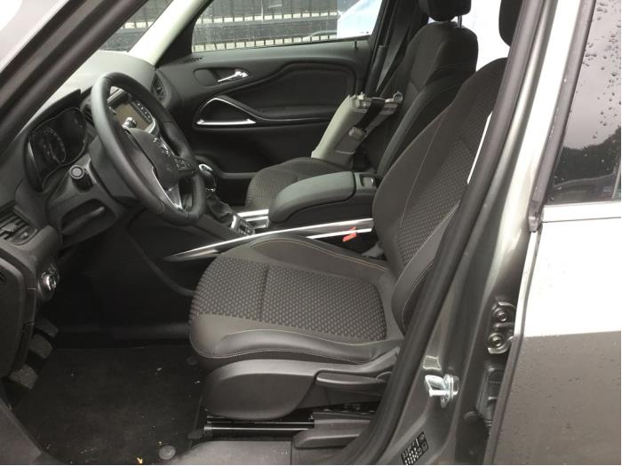 Opel Zafira Tourer 1.6 CDTI 16V ecoFLEX 136 Sloopvoertuig (2017, Groen)