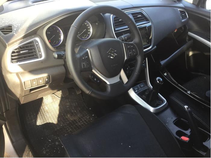 Suzuki SX4 S-Cross 1.0 Booster Jet Turbo 12V Sloopvoertuig (2019, Zilver)