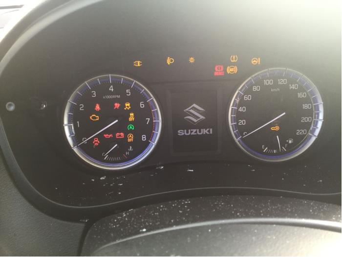 Suzuki SX4 S-Cross 1.0 Booster Jet Turbo 12V Sloopvoertuig (2019, Zilver)