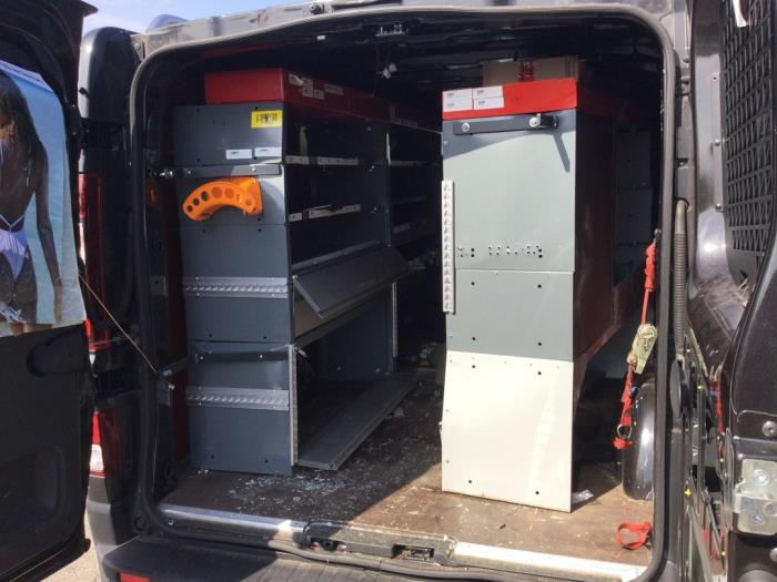 Renault Trafic 1.6 dCi Twin Turbo Sloopvoertuig (2017, Zwart)