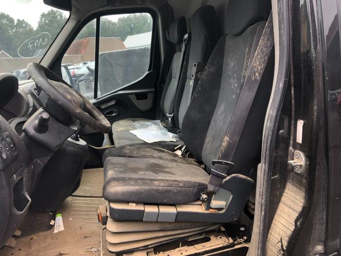 Renault Master III 2.3 dCi 125 16V FWD Sloopvoertuig (2015, Zwart)